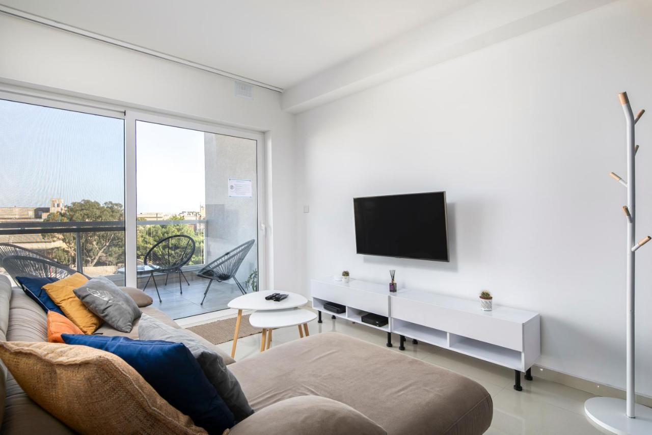 Spacious, Modern & Cosy 2 Bedroom 2 Bathroom Apartment - St. Julians San Ġiljan Buitenkant foto