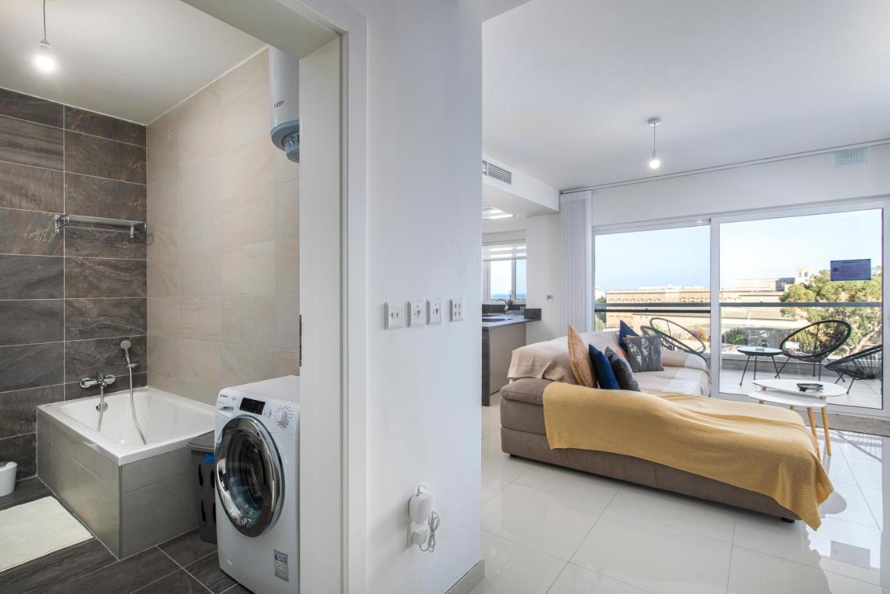 Spacious, Modern & Cosy 2 Bedroom 2 Bathroom Apartment - St. Julians San Ġiljan Buitenkant foto