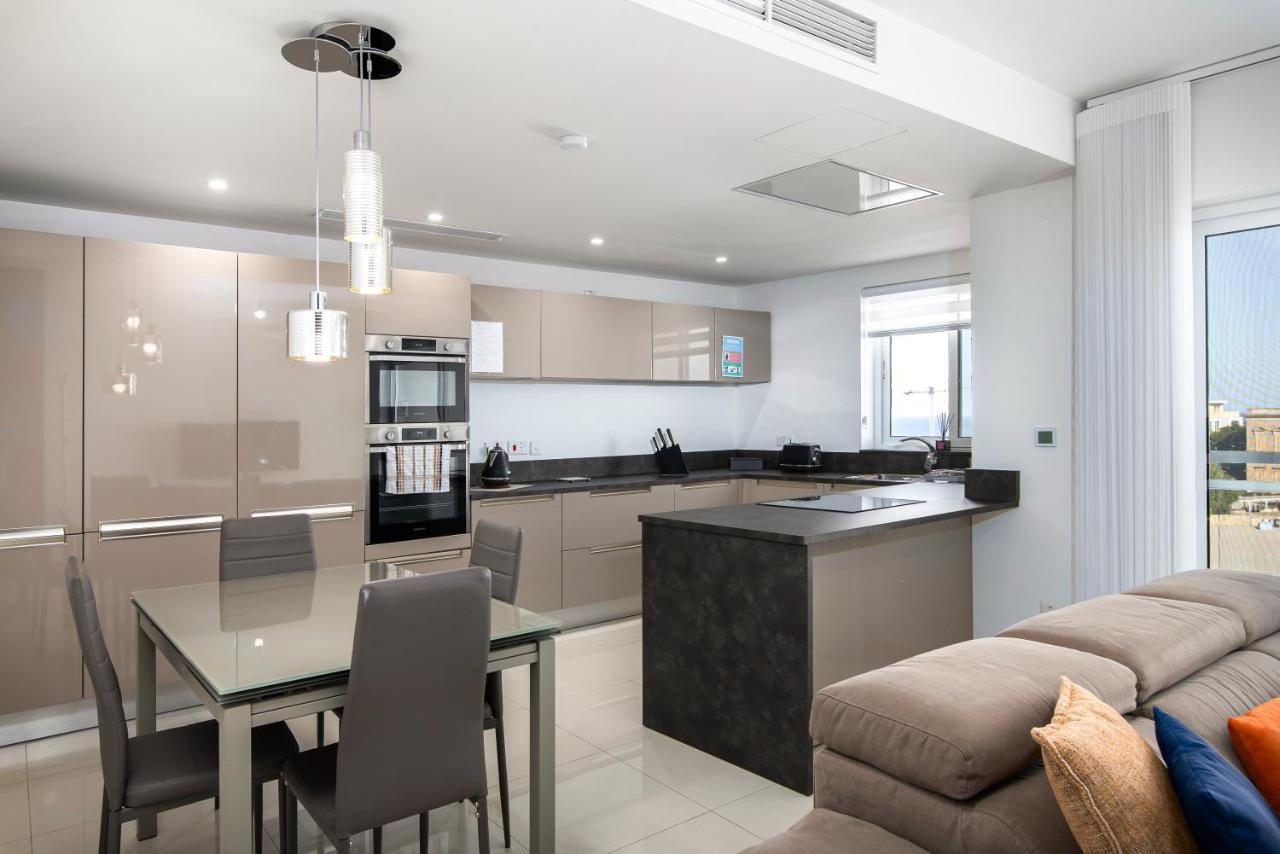 Spacious, Modern & Cosy 2 Bedroom 2 Bathroom Apartment - St. Julians San Ġiljan Buitenkant foto