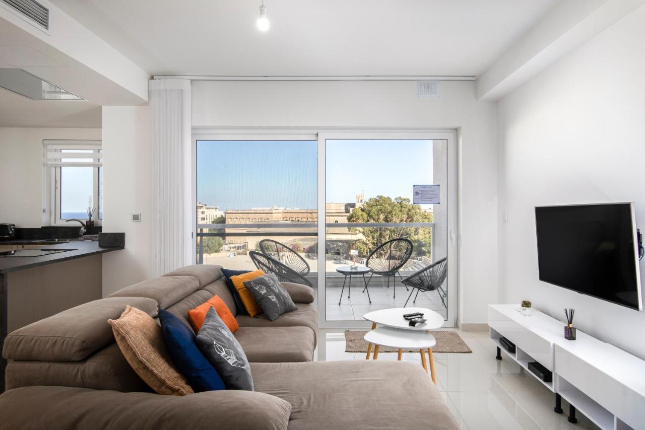 Spacious, Modern & Cosy 2 Bedroom 2 Bathroom Apartment - St. Julians San Ġiljan Buitenkant foto