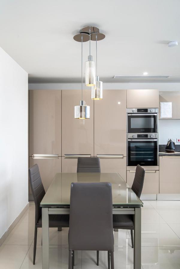 Spacious, Modern & Cosy 2 Bedroom 2 Bathroom Apartment - St. Julians San Ġiljan Buitenkant foto