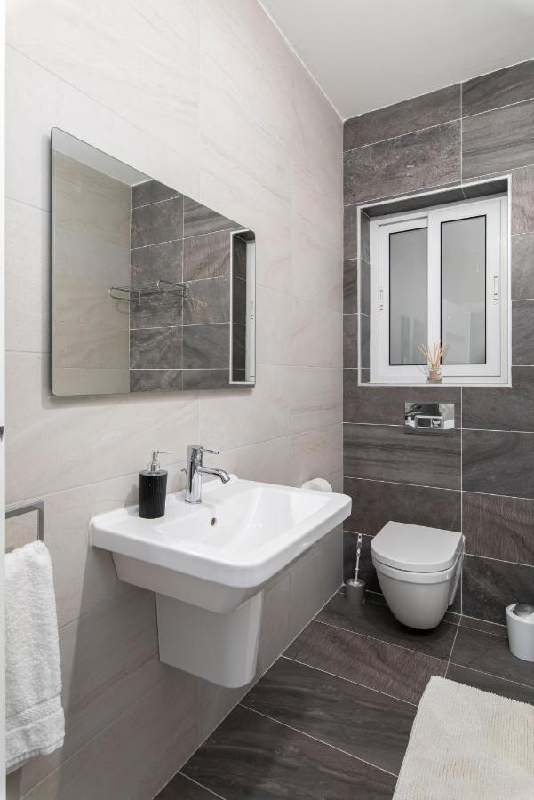 Spacious, Modern & Cosy 2 Bedroom 2 Bathroom Apartment - St. Julians San Ġiljan Buitenkant foto