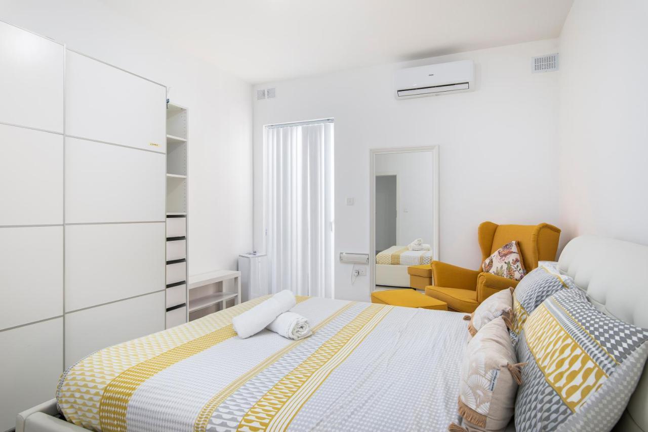 Spacious, Modern & Cosy 2 Bedroom 2 Bathroom Apartment - St. Julians San Ġiljan Buitenkant foto